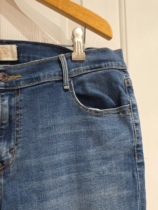 Levis 515 Women’s Blue Denim Capri Jeans Size 14 - Picture 4 of 13